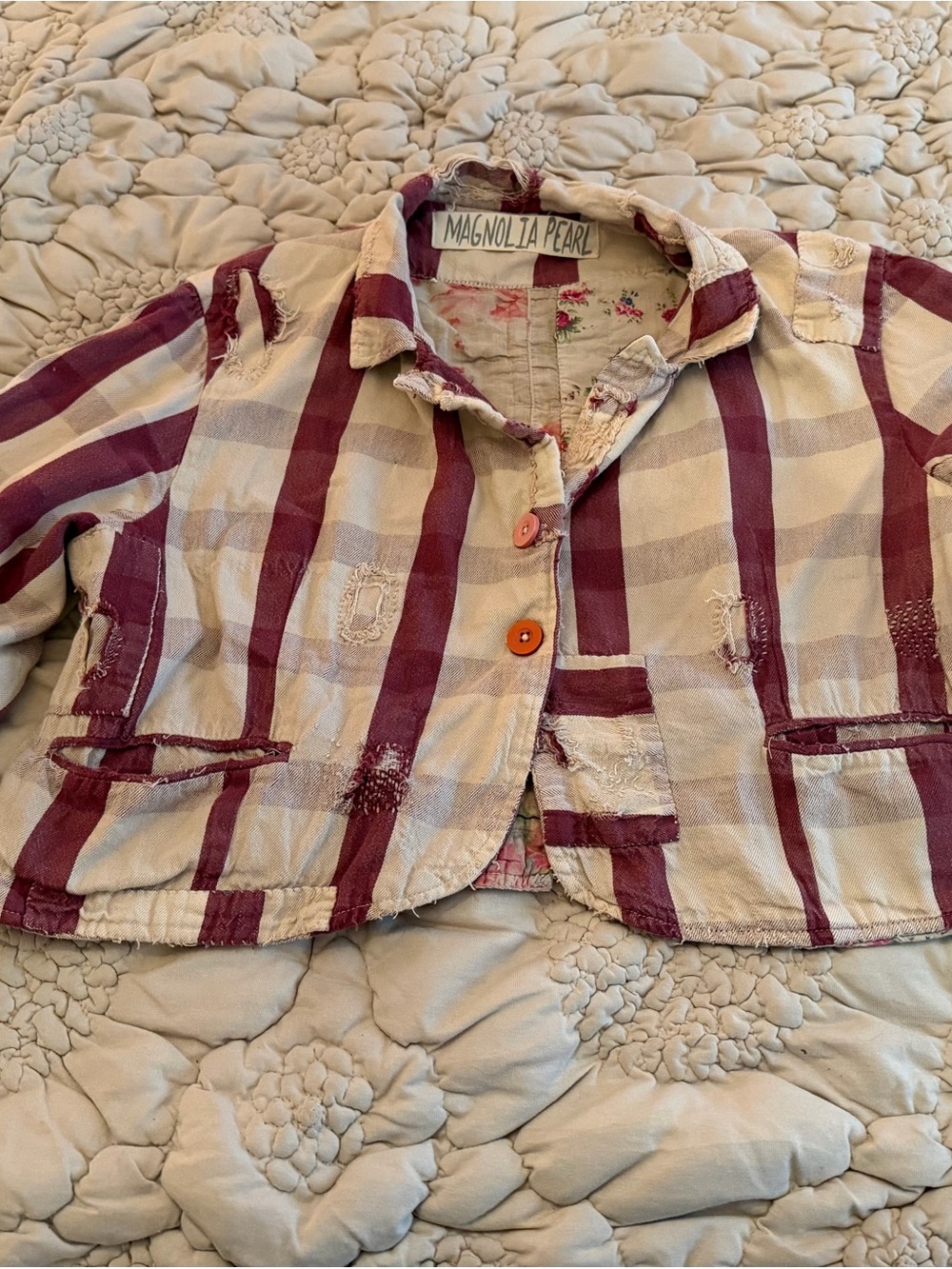 Magnolia Pearl Floral Cotton Blend Cropped Jacket in Cream and Pink. Reversible. - Picture 3 of 4